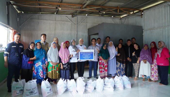 PT Timah Tbk Kembali Hadir Bantu Warga Terdampak Banjir Rob di Pangkalpinang