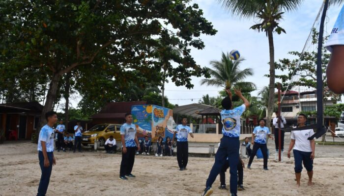Tingkatkan Sinergi, Prajurit Lanal Babel dan KRI Todak-631 Gelar Olahraga Bersama di Sungailiat