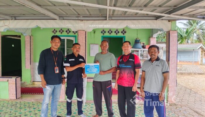 Dukung Sarana Ibadah, PT Timah Tbk Serahkan Bantuan ke Musala Baiturrohman Keposang