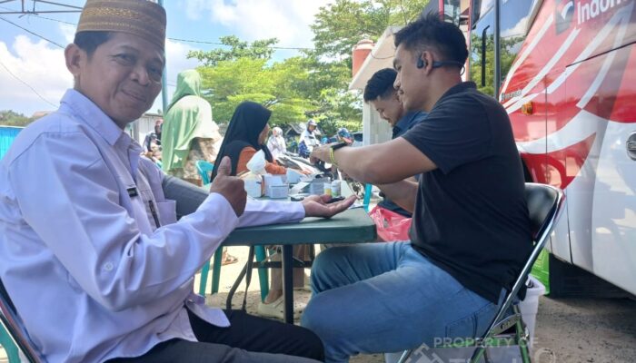 Warga Serbu Mobil Sehat PT Timah di Pantai Bozeem, Berobat Gratis Tanpa Antre Lama