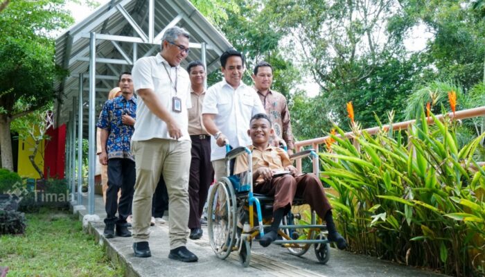 PT Timah Dorong Kemandirian Difabel SLB Mentok Lewat Membatik dan UMKM