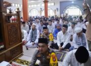 Bupati Bangka Salat Idul Fitri di Masjid Agung Sungailiat, Ajak Warga Pererat Silaturahmi