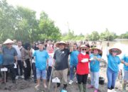 Gubernur Babel Bagikan Sembako dan Tanam Mangrove di Ketapang