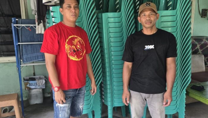 Rocky Husada dan Masyarakat Hibahkan Ratusan Kursi, Akan Didistribusikan ke Setiap RT