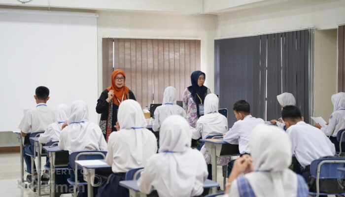Antar Anak Ikuti Seleksi, Orang Tua Titipkan Harapan di Beasiswa PT Timah