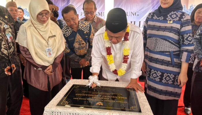 Gubernur Hidayat Resmikan Gedung Baru SMAN 2 Sungailiat, Tegaskan Pendidikan Jadi Prioritas
