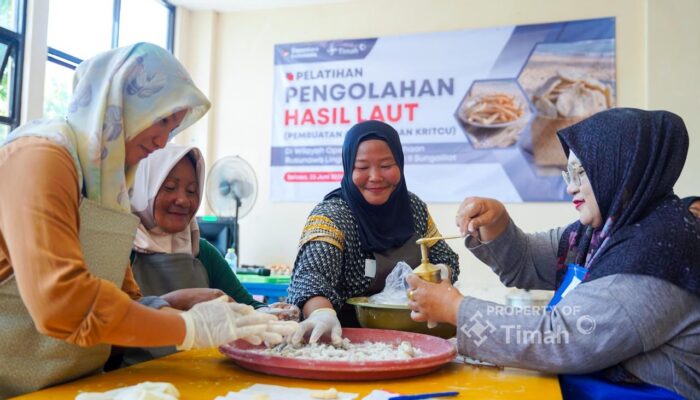 Warga Nelayan Sungailiat Dilatih Membuat Ampiang dan Kericu
