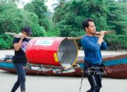PT Timah dan Nelayan Restocking Cumi-cumi di Pantai Tuing