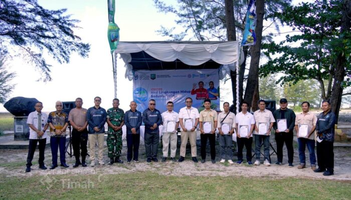 PT Timah Dukung Hari Lingkungan Hidup di Beltim, Tanam Cemara Laut Cegah Abrasi Pantai Lalang