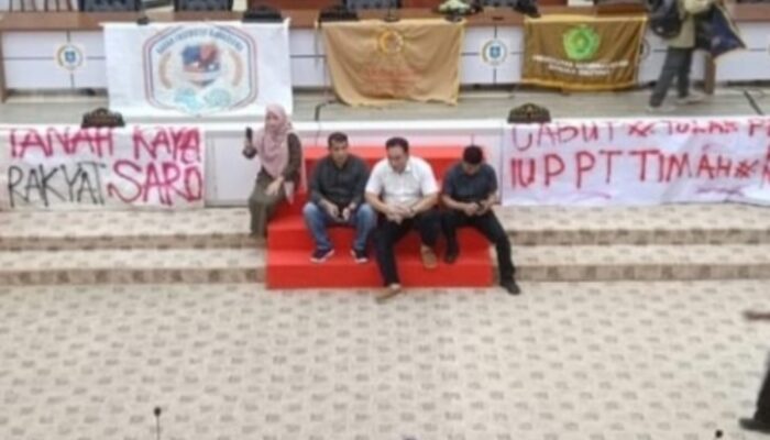 Mahasiswa Sampaikan Sejumlah Tuntutan ke DPRD Babel, dari PLTN hingga Nasib Guru
