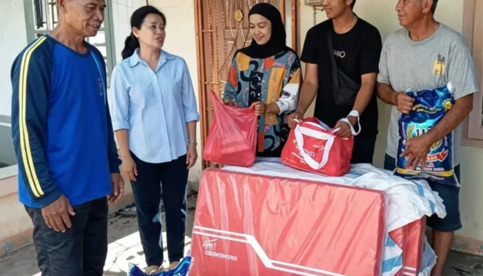 Rina Tarol Salurkan Bantuan untuk Korban Kebakaran di Toboali, Sampaikan Pesan Gubernur Hidayat