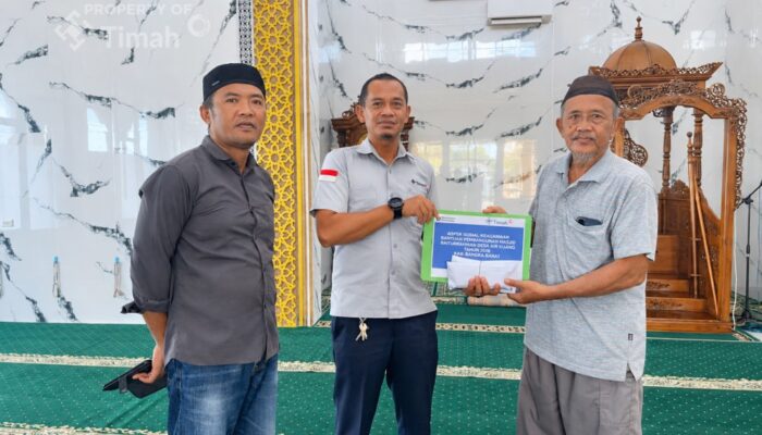 PT Timah Salurkan Bantuan untuk Masjid Baiturrahman Air Kuang