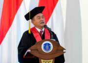 Ratusan Lulusan UBB Resmi Diwisuda, Menko Yusril Beri Orasi Ilmiah