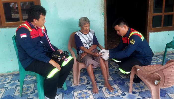Bantu Warga Pascagempa NTT, Tim ERG PT Timah Berikan Pelayanan Kesehatan Gratis