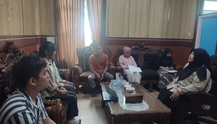 Tiga Mahasiswa Atma Luhur Didorong Hasilkan Inovasi Selama Magang di DPRD Pangkalpinang