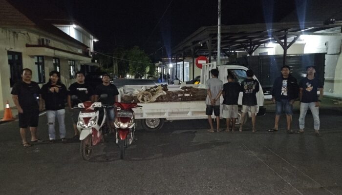 Tiga Pria Ditangkap Polisi Usai Diduga Curi Komponen Alat Berat di Sungailiat
