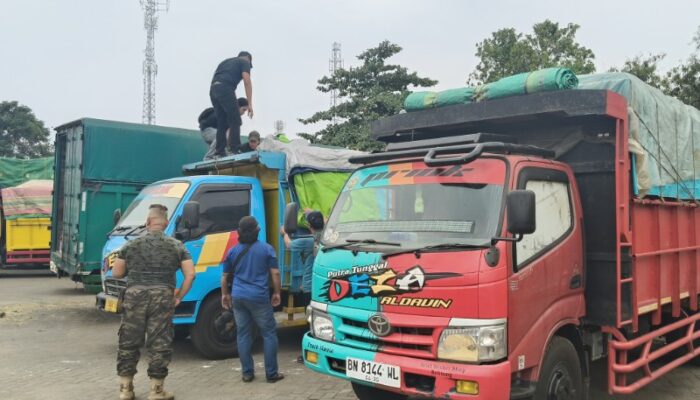 Dua Truk Tak Dibongkar Saat Pemeriksaan Muatan di Pelabuhan Pangkalbalam