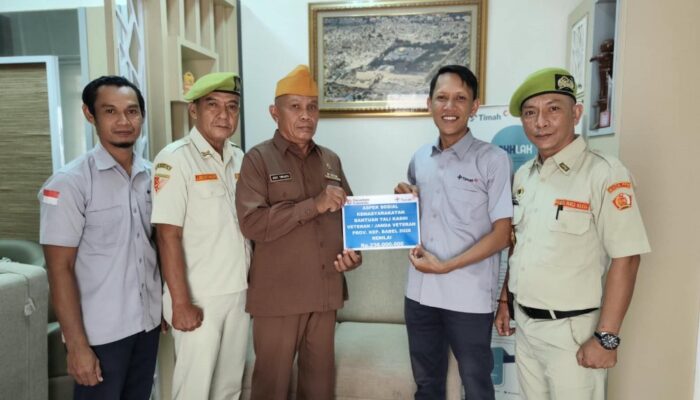 Sambut Hari Pahlawan, PT TIMAH Salurkan Tali Asih untuk Puluhan Veteran di Babel
